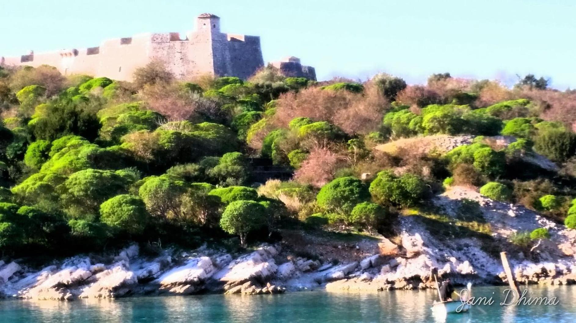 The Grandfather'S Room Himare Esterno foto